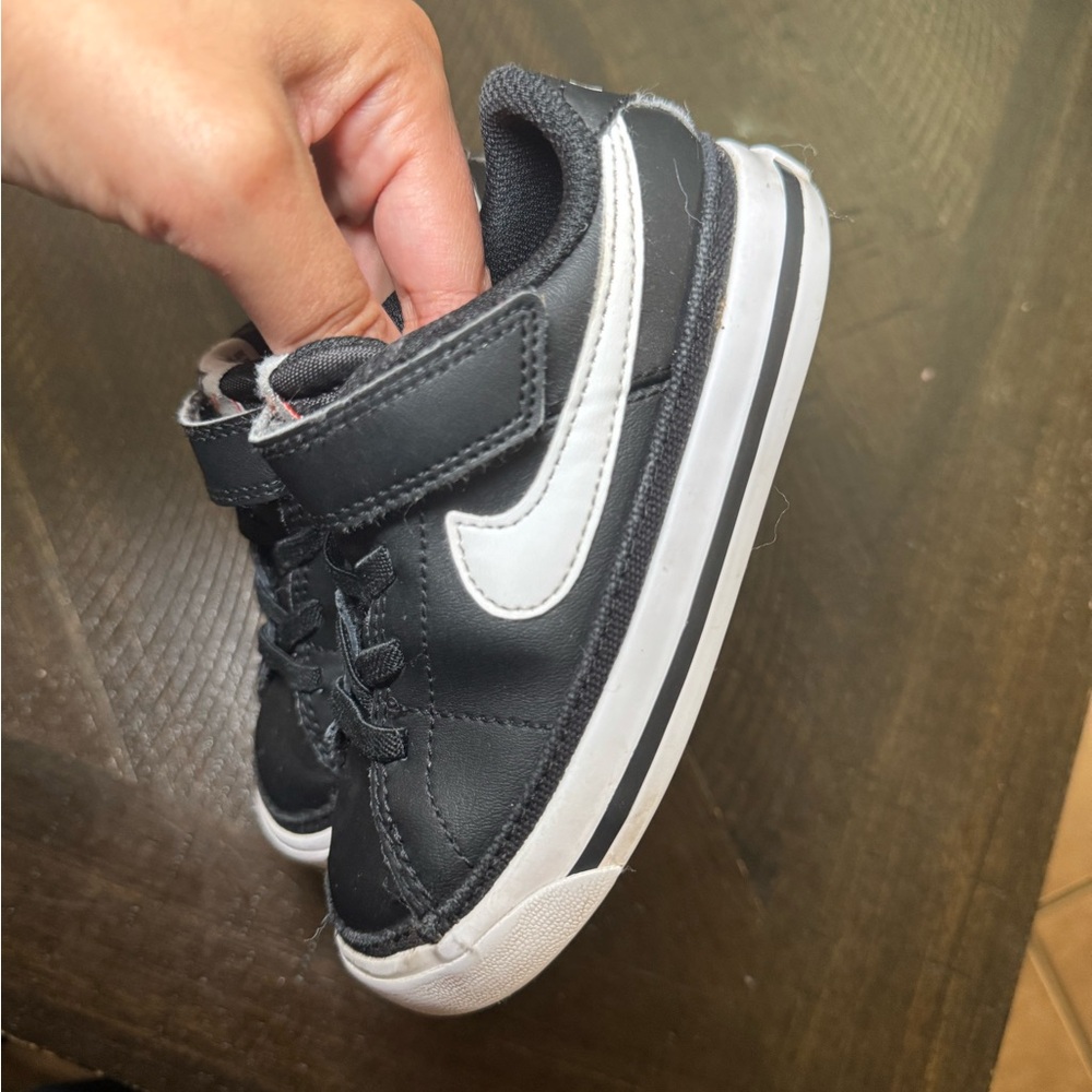 Nike Kids Black and White Sneakers
